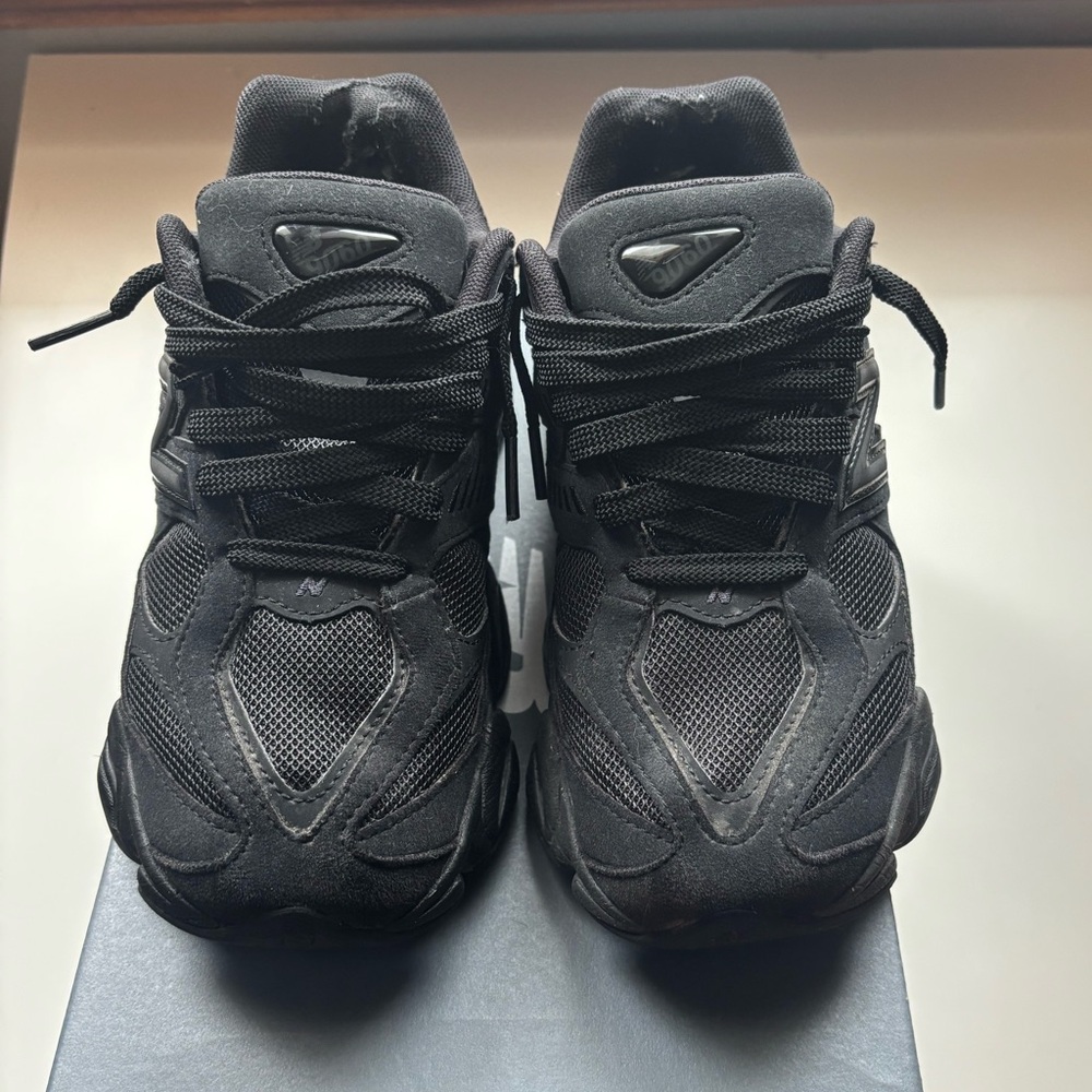 Black New Balance 9060s